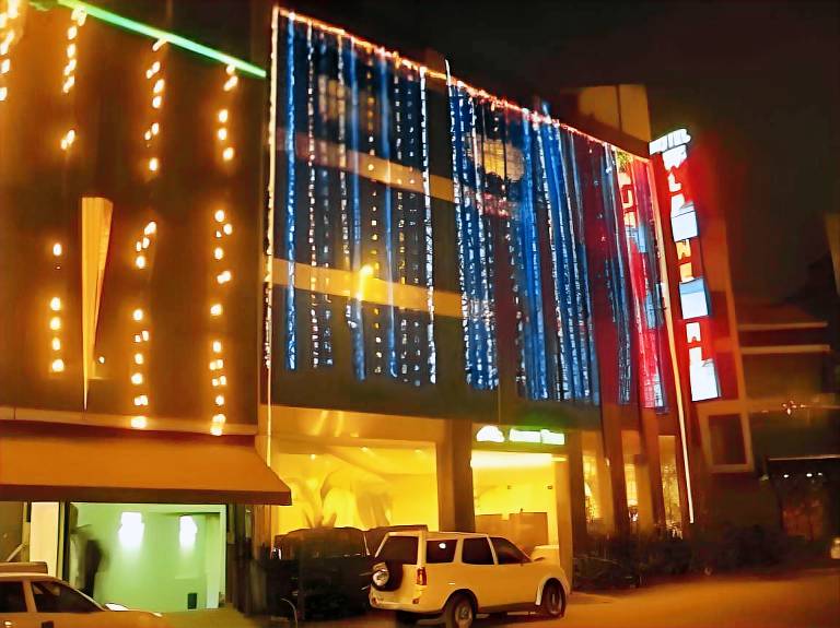 Opo Hotels Alpine Tree in New Delhi