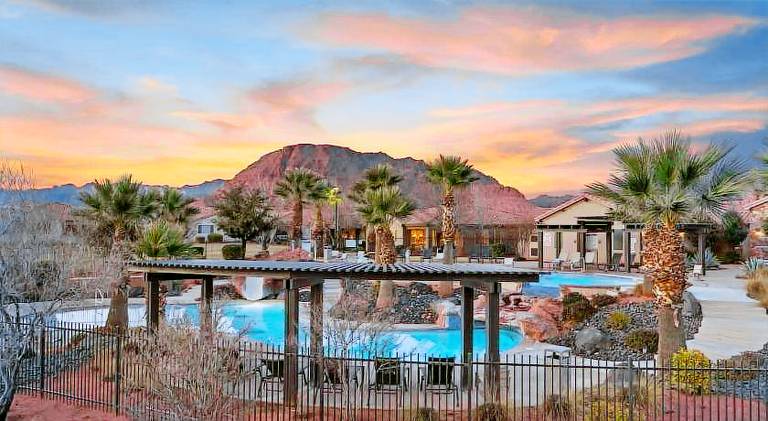 House with pool | Suitable for remote work | Dogs allowed in Washington, UT