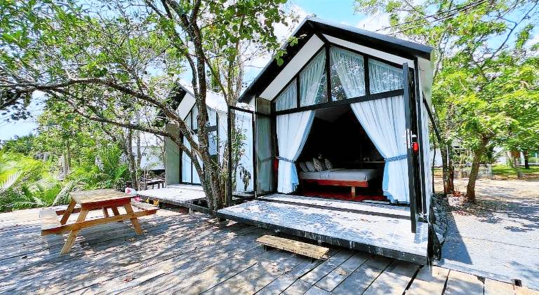 Kampot Riverfront Boutique — photo 2