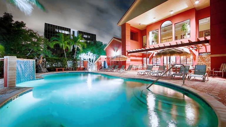 Best Western Plus Palm Beach Gardens Hotel & Suites and Conference Ct — photo 2