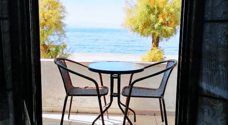 Serviced apartment with terrace & yard | Close to the beach | Pets allowed — photo 2