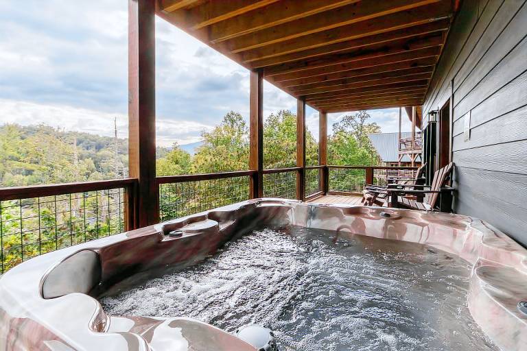 New Lux 4 King Suites GameRm Hot Tub Views — photo 2