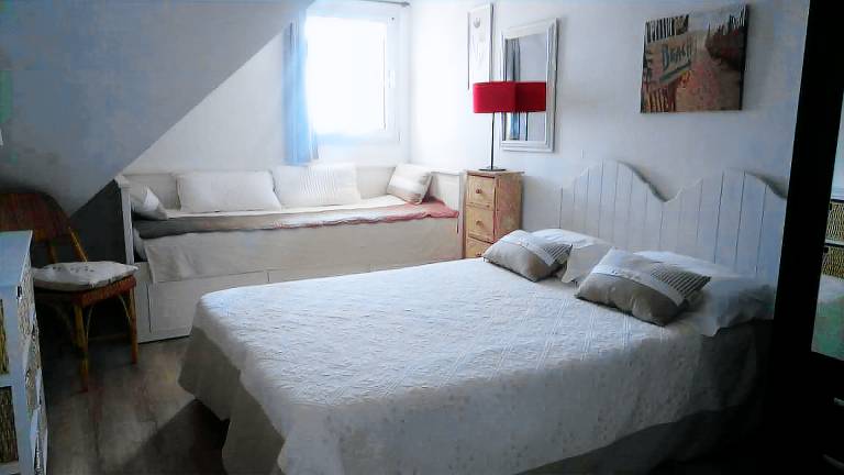 Apartment with terrace — photo 4