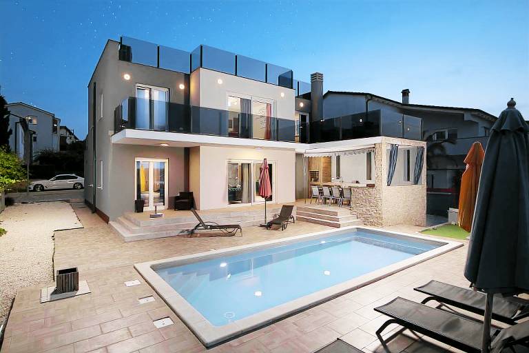 Ferienhaus in Ližnjan, Medulin für max. 10 Personen Ferienhaus in Ližnjan, Medulin für max. 10 Personen