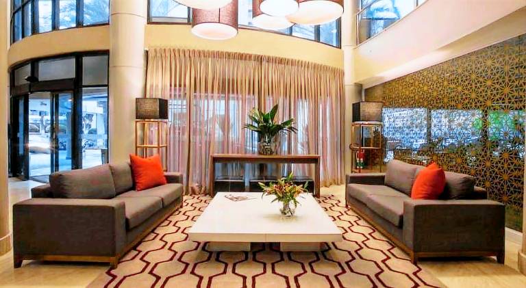 Serviced apartment with yard | Pet-friendly — photo 3