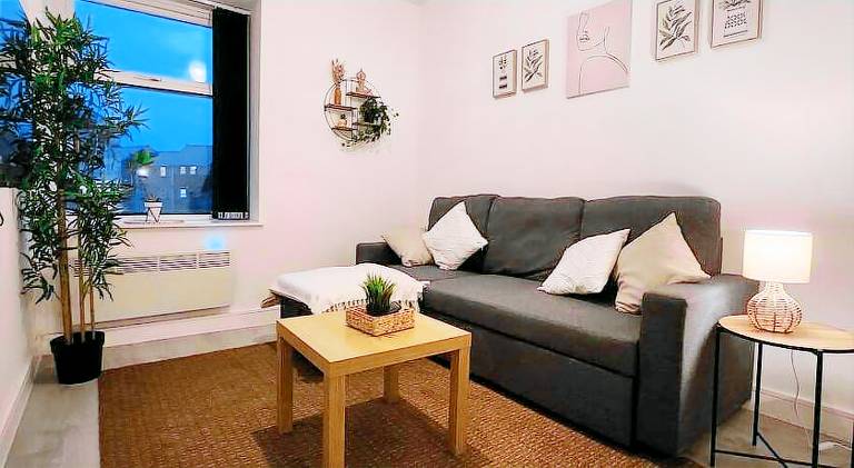 Rental apartment with 1 room for 4 persons in Cardiff