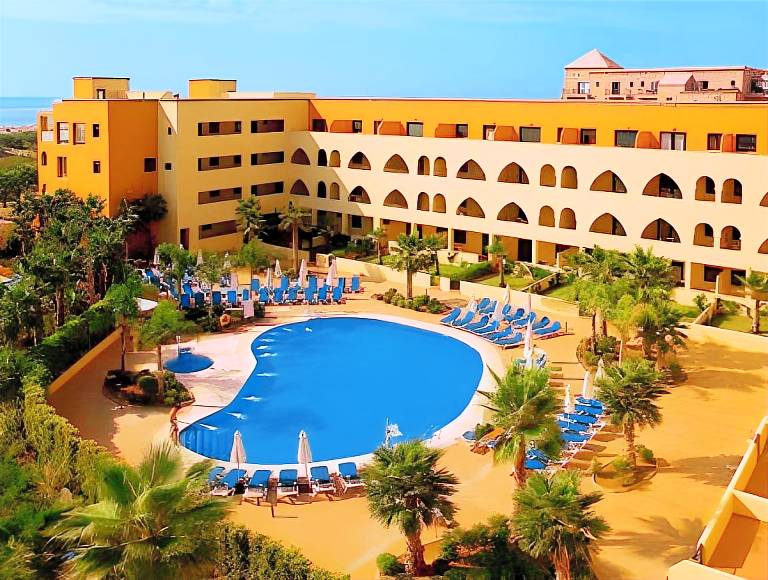 Rental apartment with terrace & pool in Ayamonte