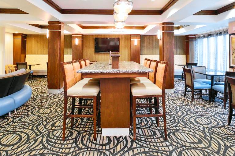 Holiday Inn Express & Suites Greenfield By IHG — photo 5