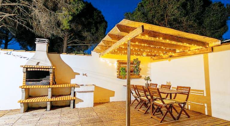 Vacation home with pool | Pet-friendly — photo 3
