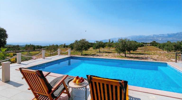 Charming vacation home with pool, patio & BBQ | Pets are welcome — photo 3