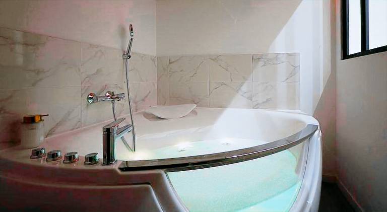 L'ARCADE SECRETE Appartement climatise, Jacuzzi, Borne d'arcade Bordeaux centre — photo 5
