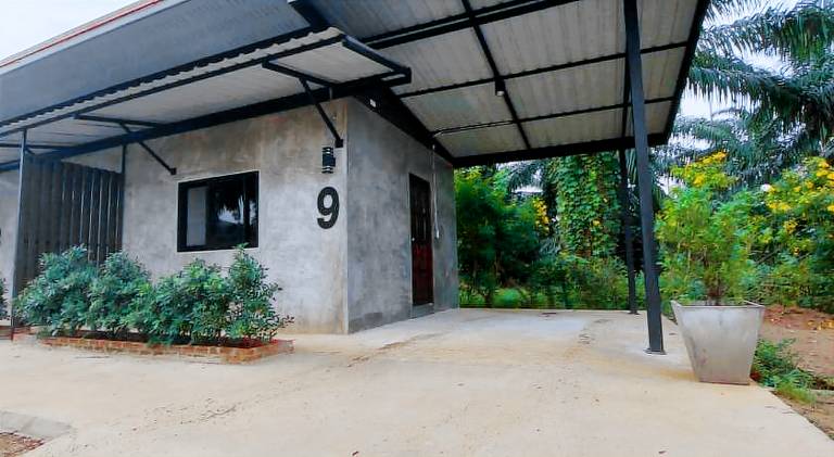 ชาลีรีสอร์ท ชุมพร in Chumphon