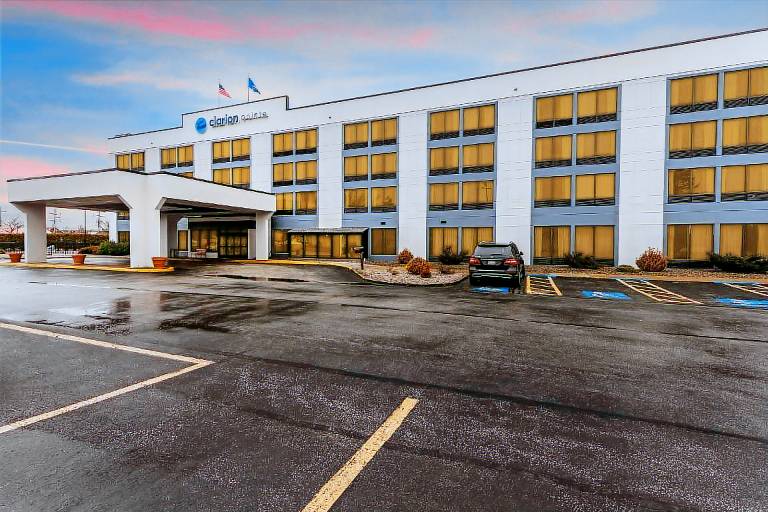 Clarion Pointe Near Erie Casino — photo 5