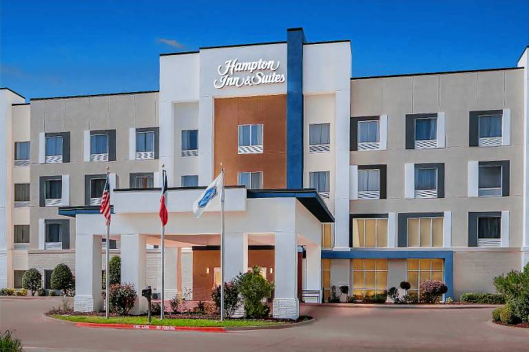 Hampton Inn & Suites Waxahachie — photo 4