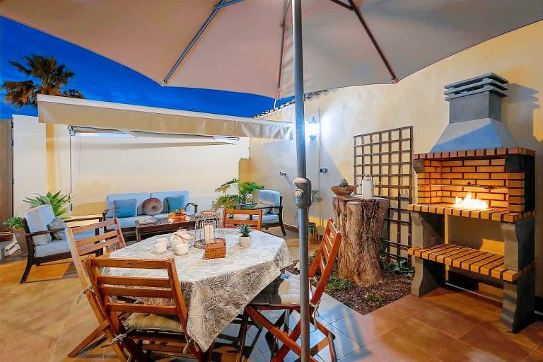 Fully equipped villa with garden, pool & patio | Pets allowed — photo 5