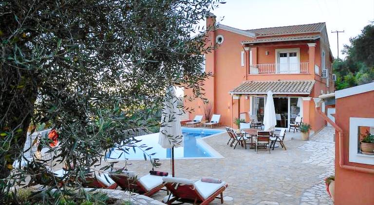 Fully equipped villa with private pool, garden & grill | Pets are welcome — photo 5