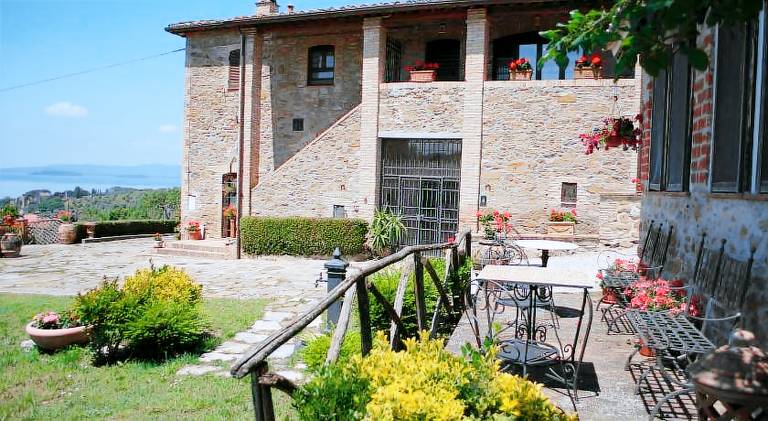 Nice house with pool, yard & BBQ | Pet-friendly in Magione