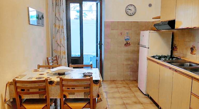 Apartment with 2 rooms for 6 persons — photo 4
