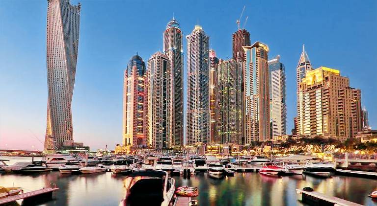Holiday apartment with patio, hot tub & pool in Dubai