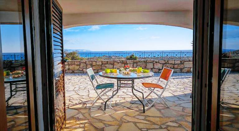 Nice rental apartment with patio, yard & barbecue | Perfect for remote work | Dogs allowed — photo 4