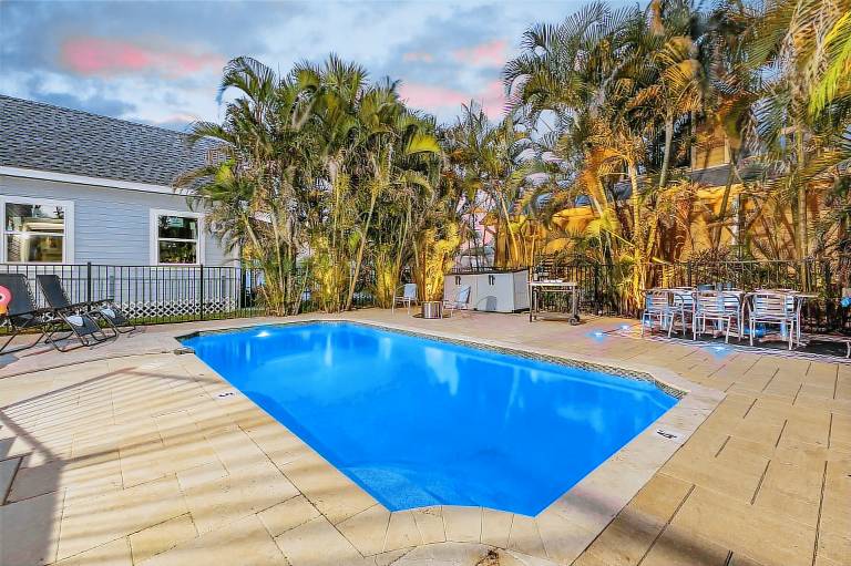 House with private pool & barbecue — photo 4