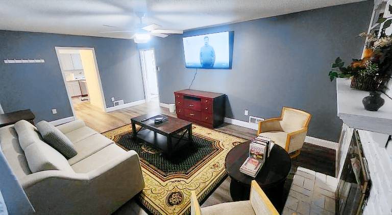 Lovely house with pool | Pets allowed in Memphis, TN