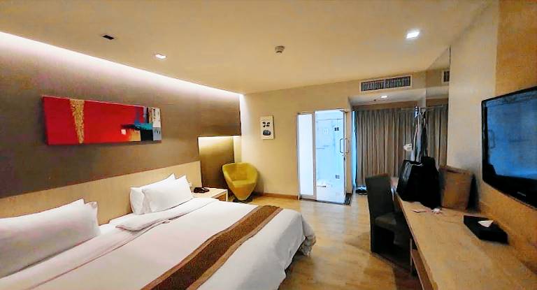 Skylight Suites — photo 4
