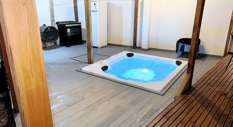 Apartment with pool — photo 3