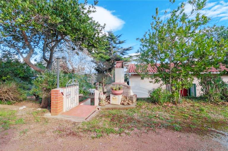 Child-friendly beautiful rental apartment with yard, terrace & grill | Dogs allowed — photo 2