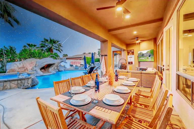 Family-friendly vacation home with private pool | Pets are welcome — photo 3