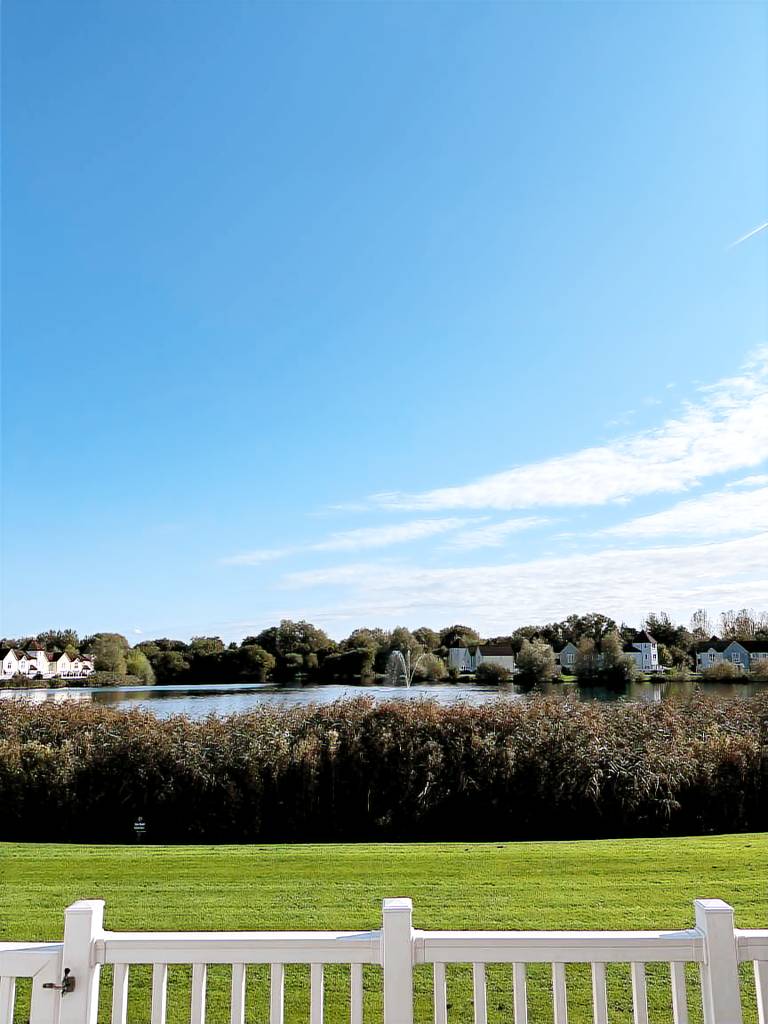 Fully equipped lovely lodge with BBQ, terrace & garden | Dogs allowed — photo 2
