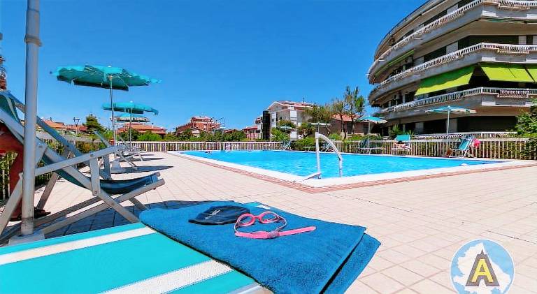 Apartment with pool | Beach nearby | Pet-friendly in Silvi