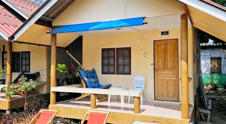 House with terrace & garden — photo 2