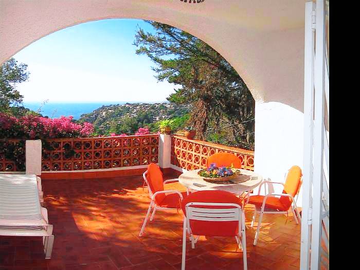 Villa with yard, barbecue & terrace | Sea view — photo 4