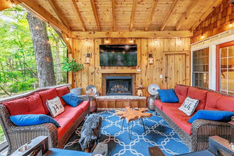Cabin Cashiers
