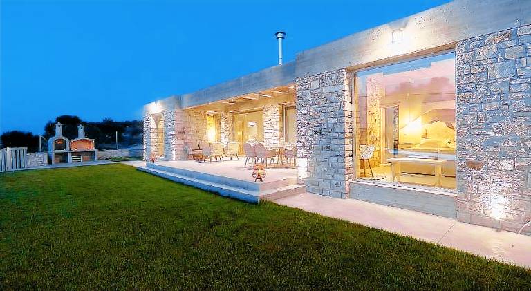 Villa with barbecue, pool & jacuzzi — photo 5