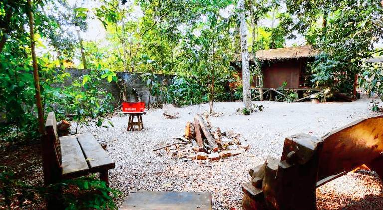 Lovely lodge with terrace & garden | Pets allowed — photo 5
