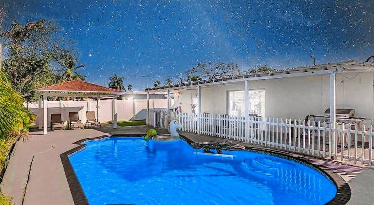 Villa with pool in Dania Beach, FL