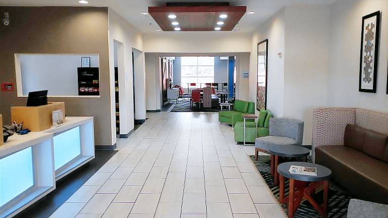 Holiday Inn Express Hotel and Suites Weslaco By IHG — photo 4