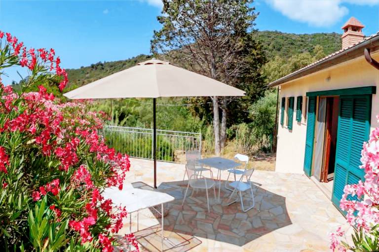 Independent Villa l'Aia in a panoramic and quiet position on the Gulf of Lacona — photo 5