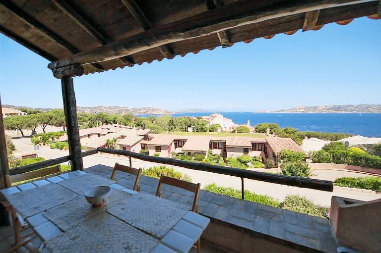 Family-friendly lovely rental apartment with patio | Panoramic view | Pets allowed — photo 2
