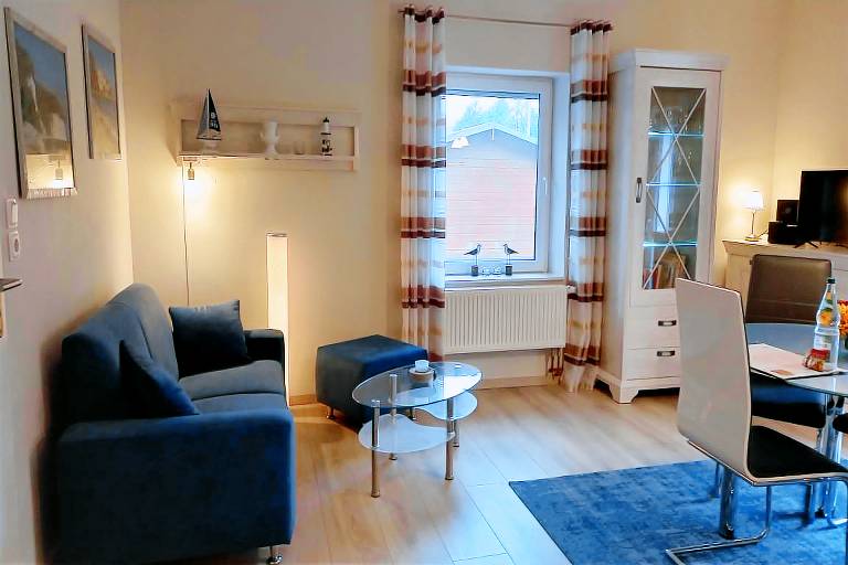 Holiday apartment with terrace, BBQ & yard — photo 2