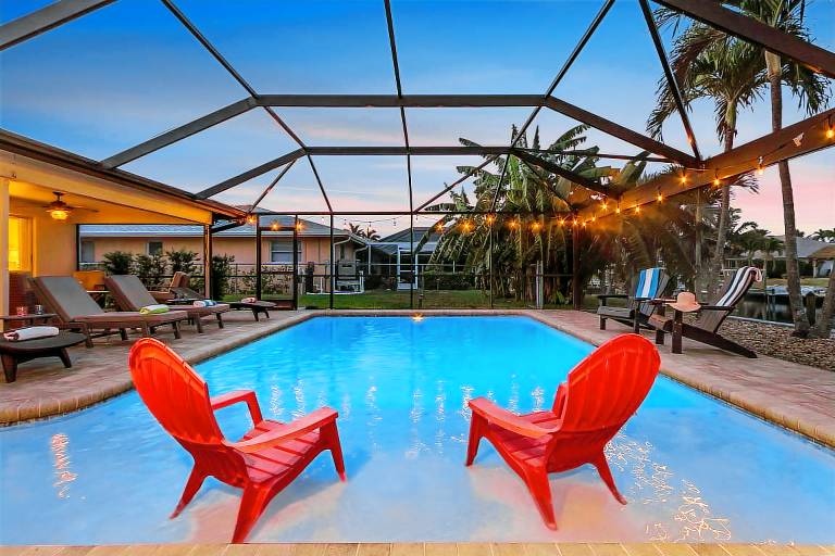 Children-friendly nice house with BBQ, terrace & private pool | Water view | Pets are welcome — photo 3