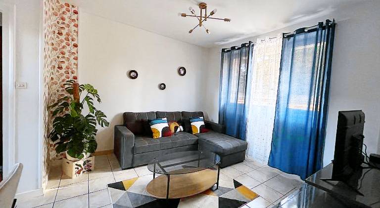 Holiday apartment with 2 rooms for 7 persons in Chenove