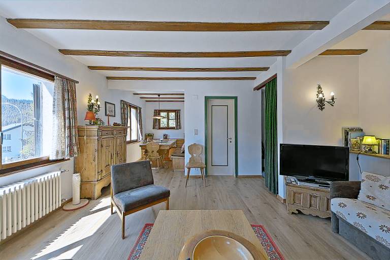 Holiday apartment with yard in Pontresina