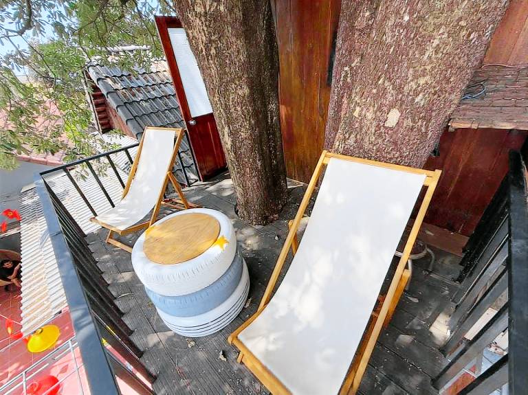 Super chilling tree house — photo 5