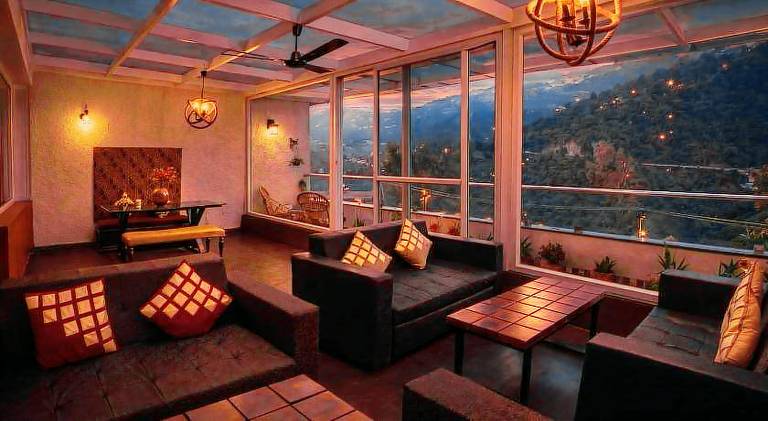 Holiday apartment with yard & patio in Mussoorie