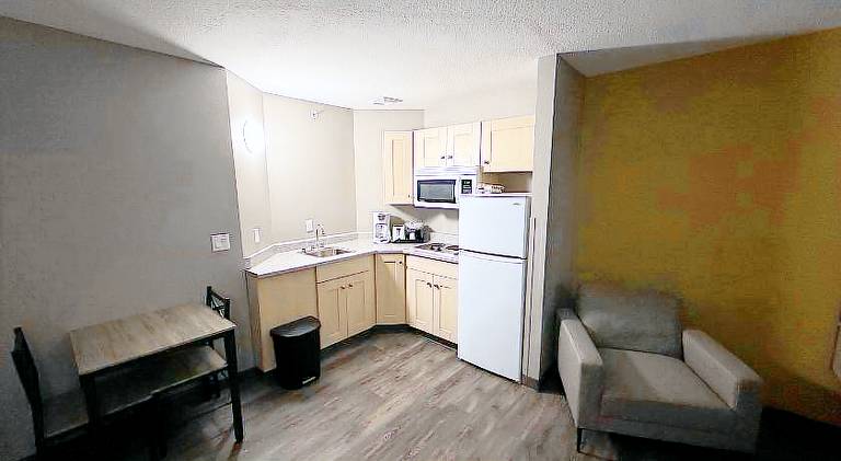 Days Inn by Wyndham Stony Plain — photo 5