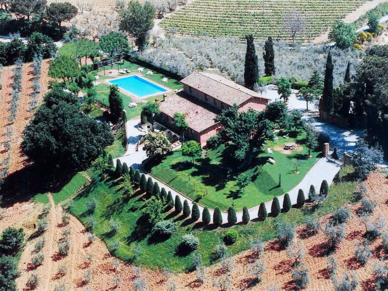 Serviced apartment with yard, pool & BBQ in Montepulciano