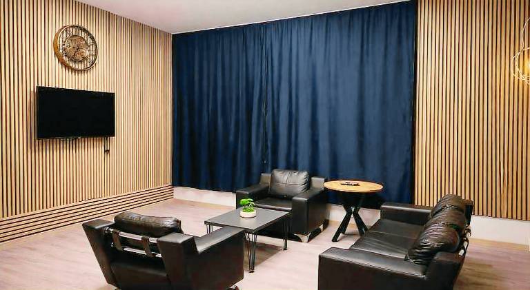 Serviced apartment with yard — photo 4